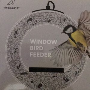 Window bird feeder